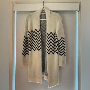 Sioni Zig-Zag Fuzzy Long Cardian- Medium